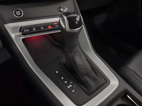 Used 2023 Audi Q3 2.0T Premium Plus w/ Premium Plus Package image 25