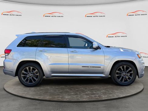 Used 2019 Jeep Grand Cherokee High Altitude AWD/4WD image 6