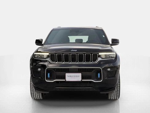 Used 2022 Jeep Grand Cherokee Overland AWD/4WD image 7