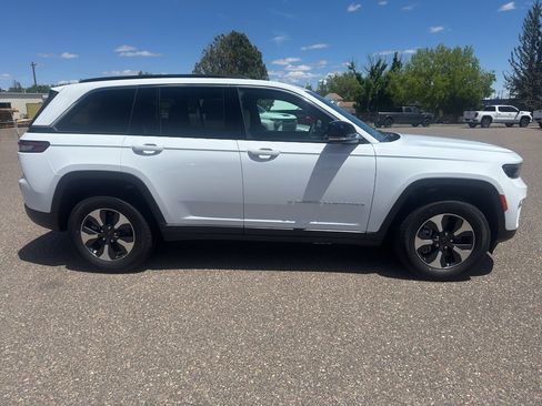 Used 2024 Jeep Grand Cherokee Limited 4xe w/ Trailer Tow Package AWD/4WD image 5