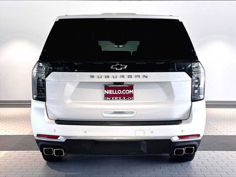 Used 2025 Chevrolet Suburban High Country w/ Sun And Tow Package RWD image 9