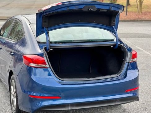 Used 2017 Hyundai Elantra SE image 43