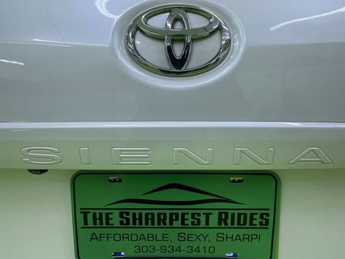 Used 2015 Toyota Sienna AWD image 12