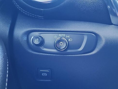 Used 2025 Chevrolet Blazer LT image 22