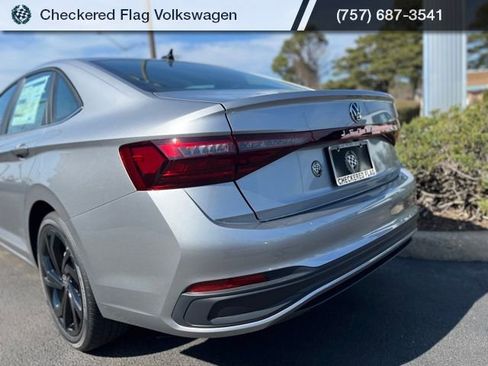 New 2026 Volkswagen Jetta SE FWD image 9