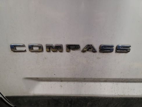 Used 2011 Jeep Compass Latitude AWD/4WD image 13