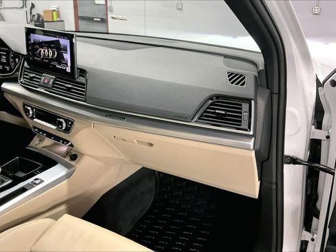 Used 2025 Audi Q5 2.0T Premium w/ Convenience Plus Package image 19