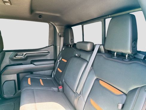 Used 2023 GMC Sierra 1500 AT4 w/ AT4 Premium Package AWD/4WD image 24
