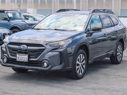 Used 2023 Subaru Outback Premium w/ Popular Package #1 AWD/4WD image 3
