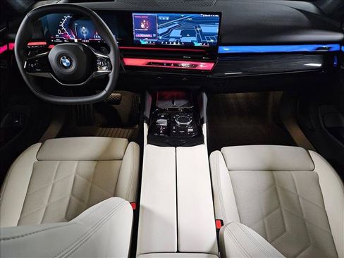 Certified 2026 BMW 530i w/ Premium Package RWD image 18