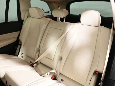 Used 2023 Mercedes-Benz GLS 450 4MATIC image 4