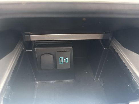 Used 2020 Ford Explorer XLT w/ Equipment Group 202A image 43