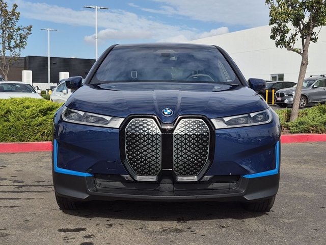 Used 2024 BMW iX xDrive50 AWD/4WD image 2