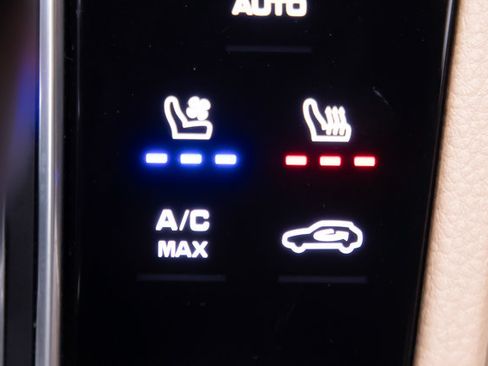 Used 2021 Porsche Cayenne AWD/4WD image 18
