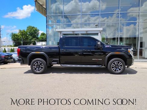 Used 2023 GMC Sierra 2500 AT4 AWD/4WD image 3