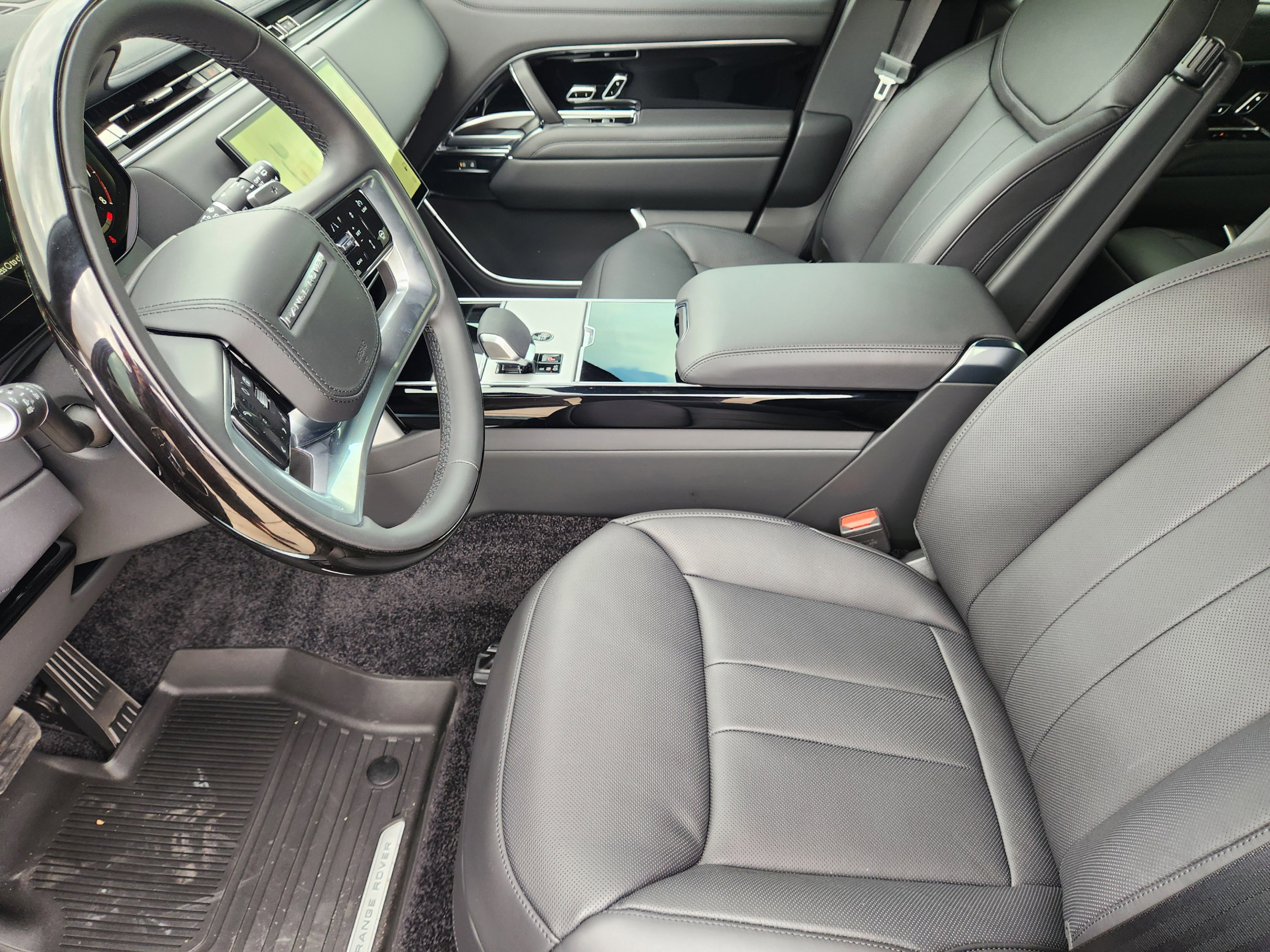 New 2026 Land Rover Range Rover Long Wheelbase SE AWD/4WD image 8