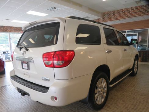 Used 2017 Toyota Sequoia Platinum RWD image 85