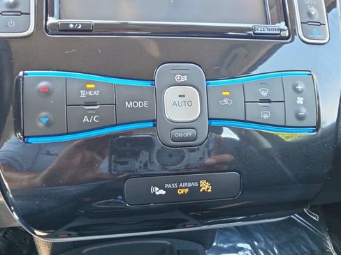 Used 2016 Nissan Leaf SV FWD image 22