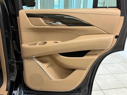 Used 2019 Cadillac Escalade Platinum w/ Escalade Sport Edition image 21