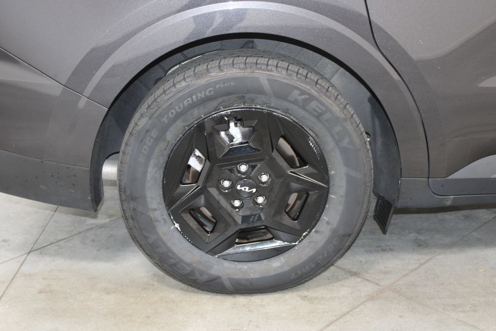 Used 2025 Kia Carnival FWD image 59