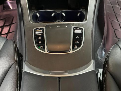 Used 2022 Mercedes-Benz GLC 300 4MATIC image 16