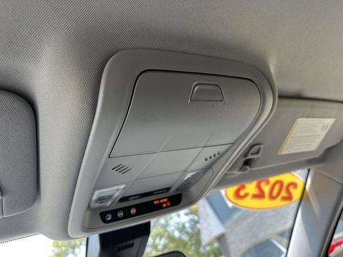 Used 2023 Chevrolet Equinox LT AWD/4WD image 26