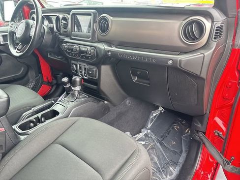 Certified 2020 Jeep Wrangler Sport AWD/4WD image 13