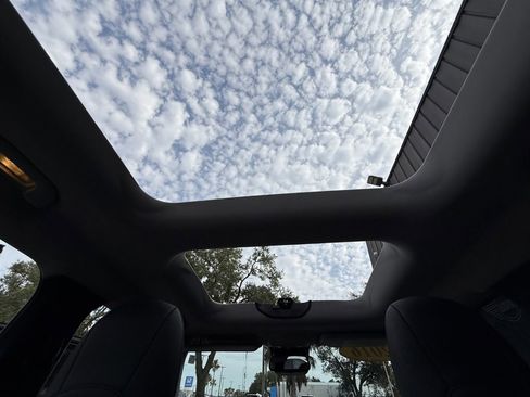 Used 2016 Jeep Renegade Limited w/ Safety & Security Group AWD/4WD image 11