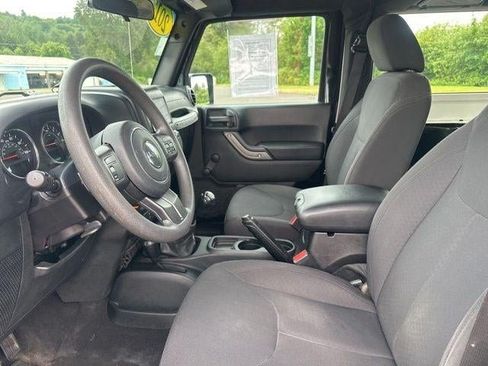 Used 2018 Jeep Wrangler Sport AWD/4WD image 12