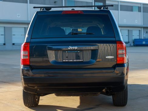 Used 2016 Jeep Patriot Latitude w/ Sun/Sound Group image 7