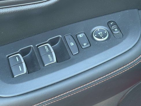 Used 2025 Honda HR-V Sport image 25