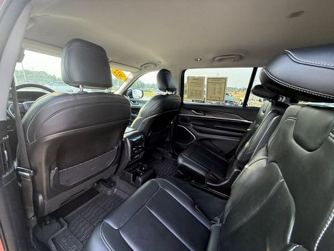 Used 2022 Jeep Grand Cherokee L Limited RWD image 23