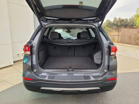 Used 2023 Chevrolet Equinox LT FWD image 27