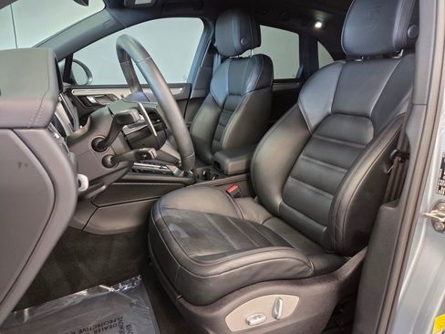 Certified 2024 Porsche Macan Turbo AWD/4WD image 5