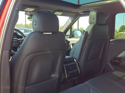 Used 2025 Land Rover Range Rover Sport AWD/4WD image 11