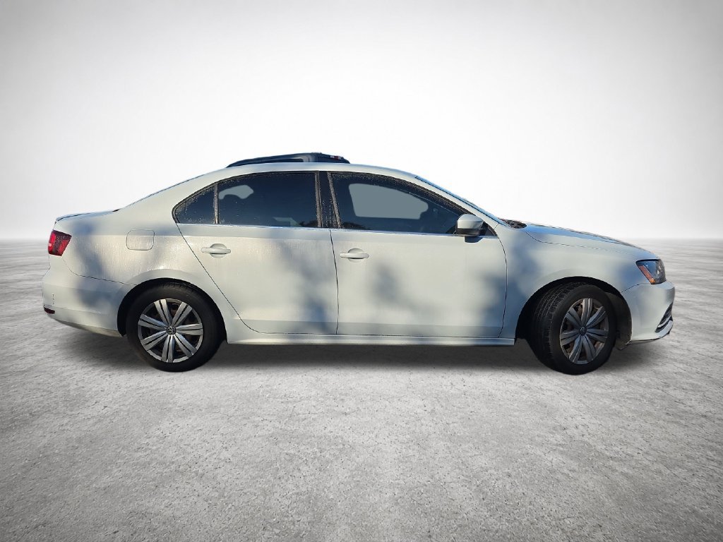 Used 2017 Volkswagen Jetta S w/ Jetta S Cold Weather Package FWD image 9