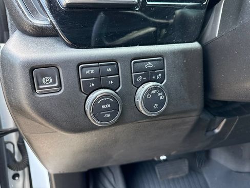 Used 2024 Chevrolet Silverado 1500 LT AWD/4WD image 16