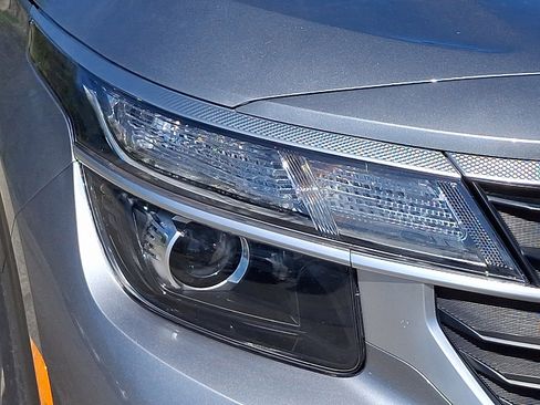 Used 2026 Kia Seltos LX FWD image 9