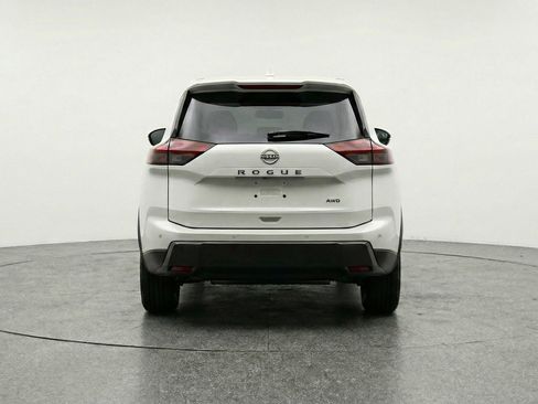Used 2025 Nissan Rogue SV image 7