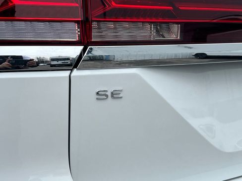 New 2026 Volkswagen Atlas SE image 7