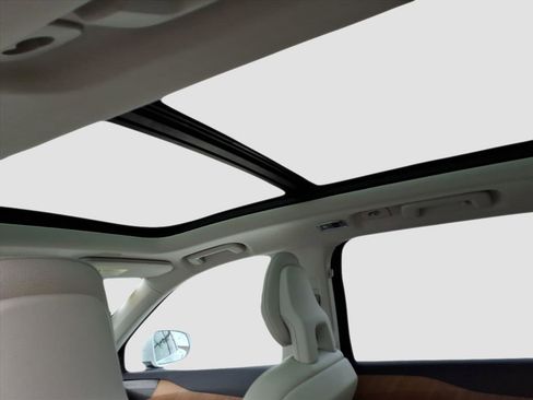 Used 2021 Volvo XC90 T6 Momentum w/ Climate Package image 15