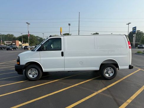 New 2025 Chevrolet Express 2500 Work Van w/ Driver Convenience Package image 4