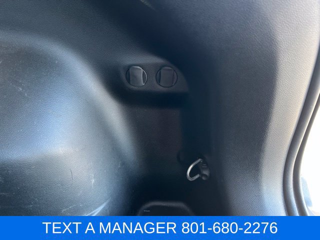 Used 2019 Jeep Cherokee Trailhawk AWD/4WD image 33