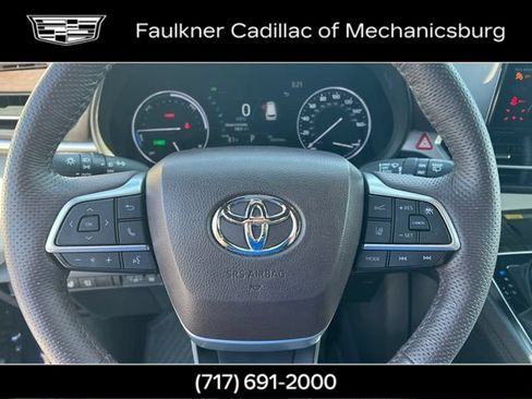 Used 2023 Toyota Sienna Platinum AWD/4WD image 28
