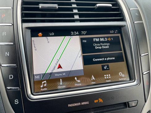 Used 2019 Lincoln Nautilus Reserve w/ Driver Assistance Package image 31