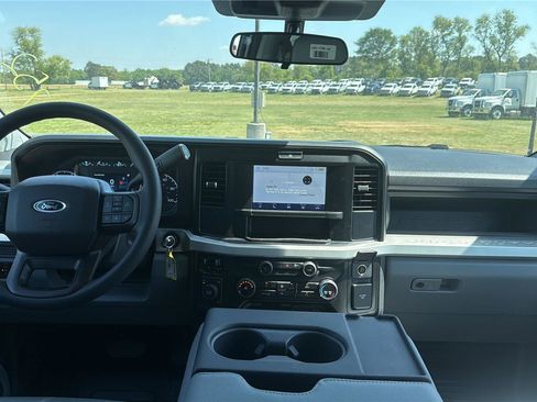 New 2026 Ford F350 XL w/ XL Chrome Package AWD/4WD image 13