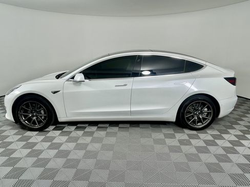Used 2020 Tesla Model 3 image 2