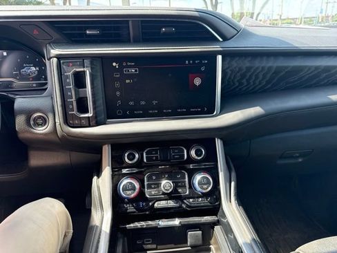 Used 2023 GMC Yukon Denali w/ Max Trailering Package AWD/4WD image 4