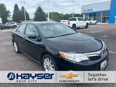 Used 2012 Toyota Camry XLE FWD image 1