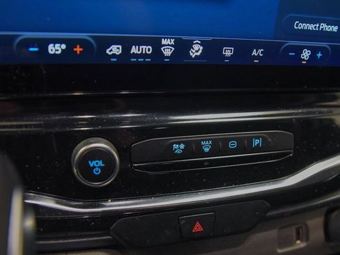 Used 2023 Ford Transit 350 XLT image 20